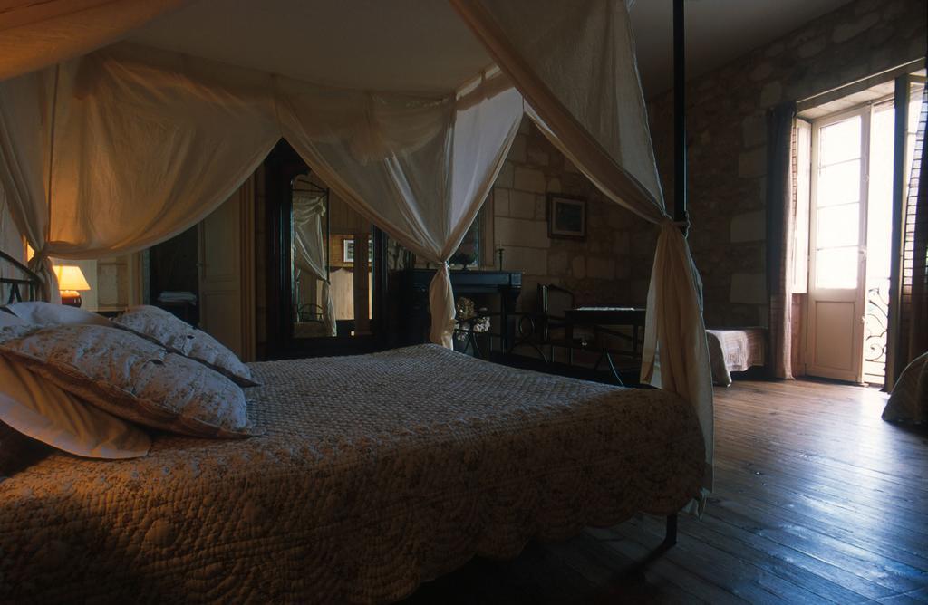 Chateau De La Grave Bed and Breakfast Bourg-sur-Gironde Δωμάτιο φωτογραφία